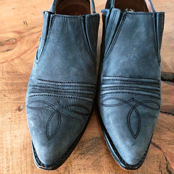 Vintage GUESS Western Boots - Picture 7 of 9